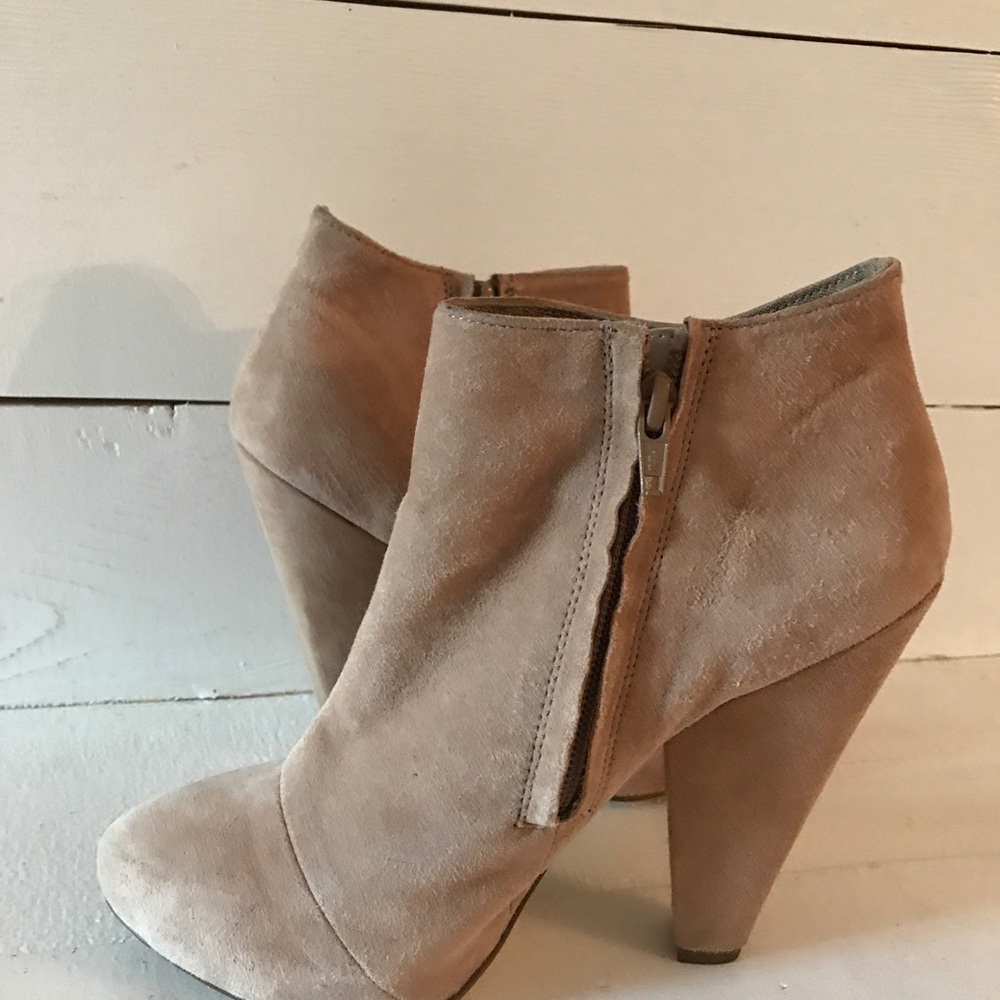 Topshop Tan suede ankle booties - Picture 3 of 7